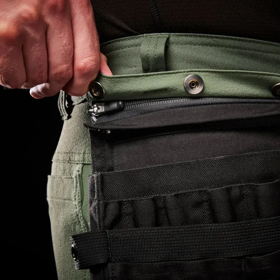 79472-BLACK-HH CONNECT ELECTRICIAN POCKET-07-safetyrplweb-HH.webp